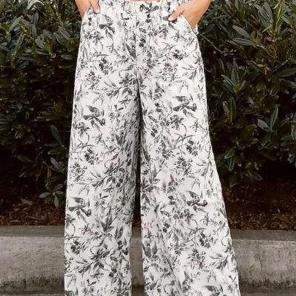 Nwot Express White Flowy Bird Pants White And Gray